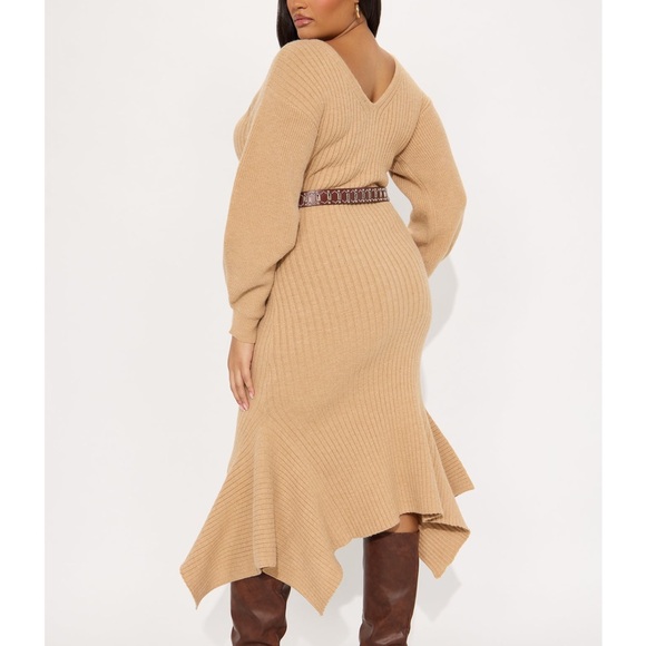 Dresses & Skirts - Elegant Tan Knit Dress